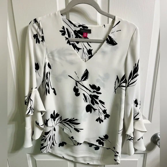 Vince Camuto Flutter Sleeve Floral Whispers V-Neck Tunic-Size XXS - Picture 2 of 5